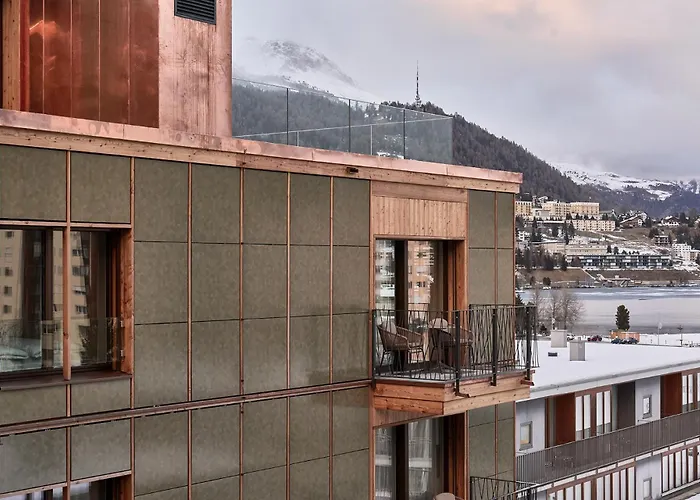 The View فندق 4*